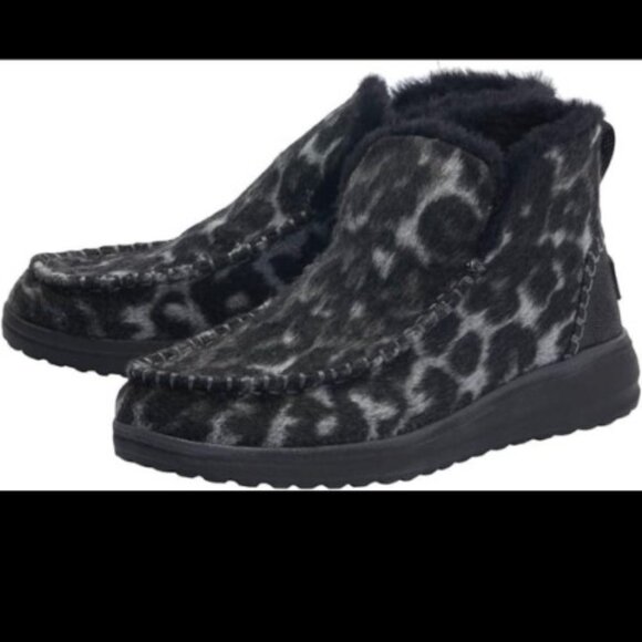 926. Hey Dude Women's Denny Marble Animal Leopard Print Fur Boots Size 6 EUC - Picture 1 of 7